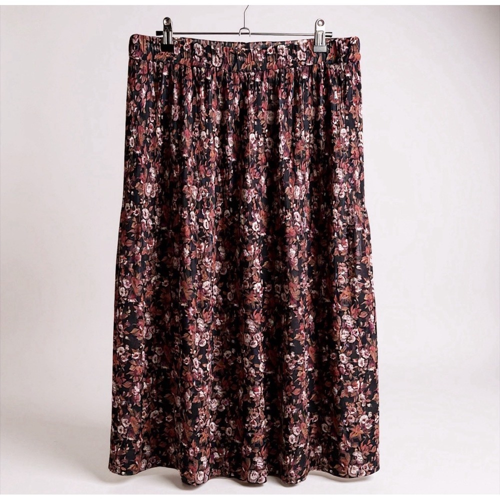Express Floral Midi Skirt in Black and Mauve